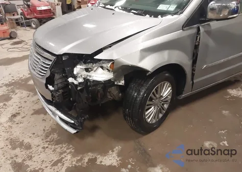 2013 Chrysler Town & Country Touring-L z USA, uszkodzony, nr VIN 2C4RC1CG4DR757752